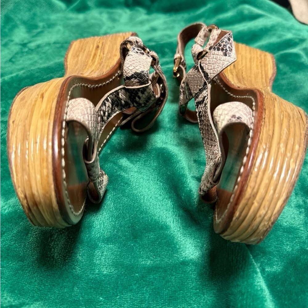 Tory Burch - Picture 2 of 4